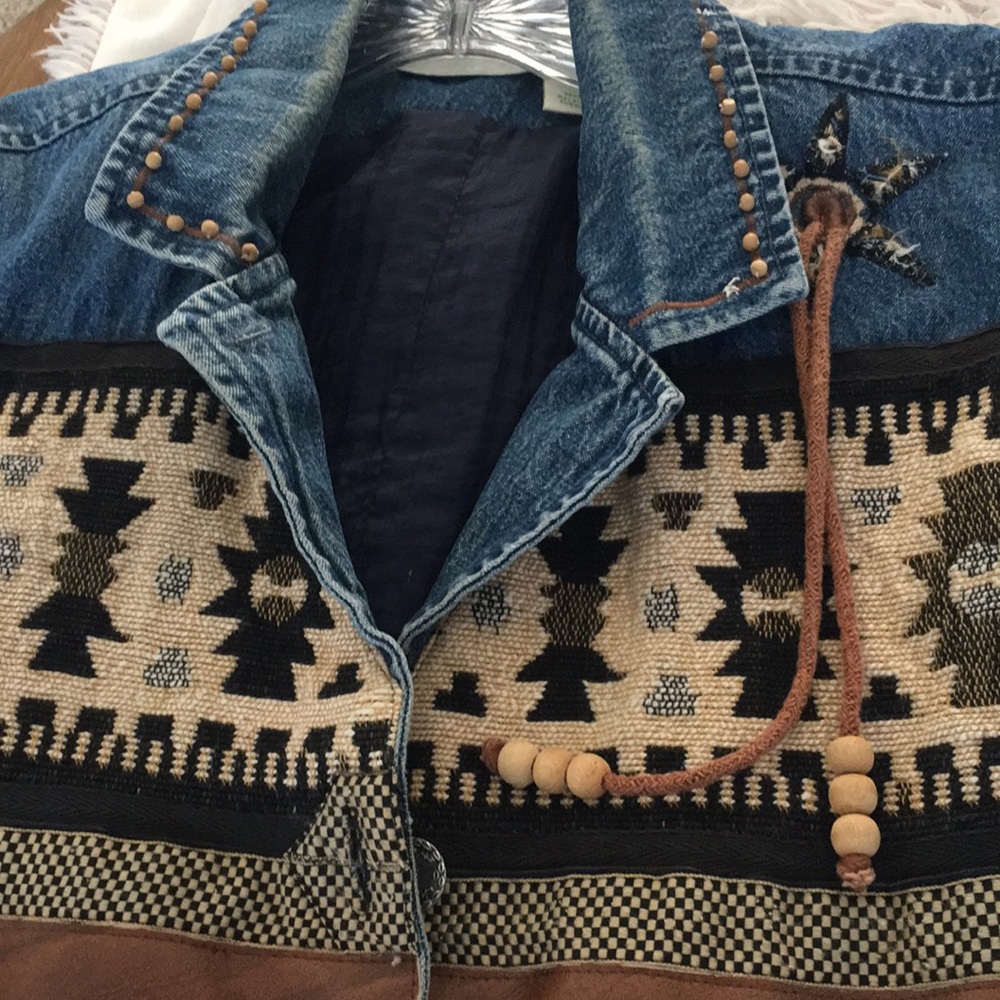 🐻VTG embellished soft denim boho jacket - Picture 3 of 16